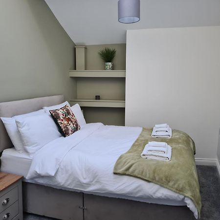 Modern River View Mytholmroyd Apartment Bagian luar foto